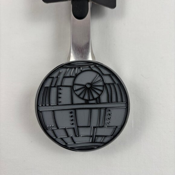 Disney Star Wars DEATH STAR Kitchen Silicone Tongs NEW - Picture 2 of 5